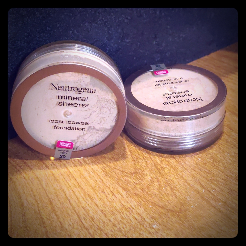 Loose powder foundation